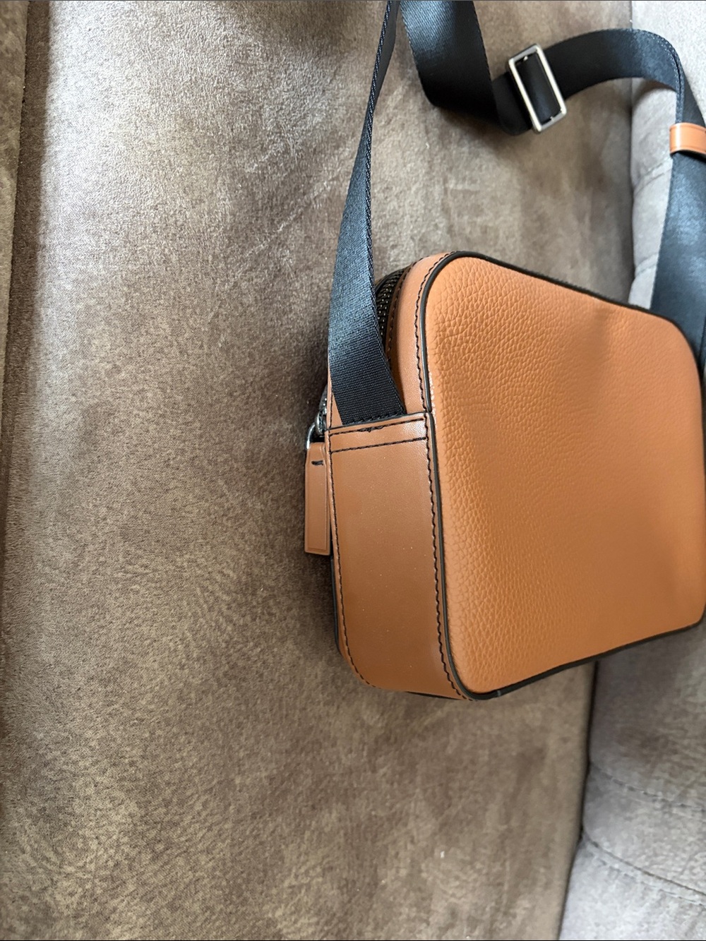 Michael Kors Tan Leather Crossbody with Black Strap - Picture 5 of 8